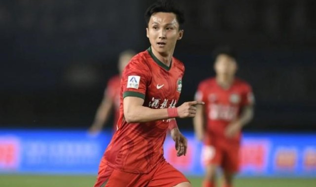 安博体育官网-法甲马赛前场压迫策略的效果与实施情况